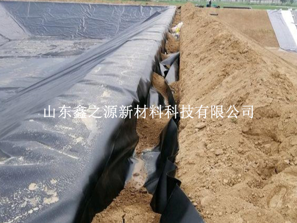 如何順利進(jìn)行沼氣池黑膜的修補(bǔ)工作？