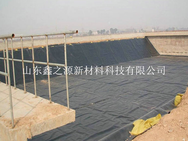 沼氣池黑膜鋪裝前有哪些準(zhǔn)備工作進行中？