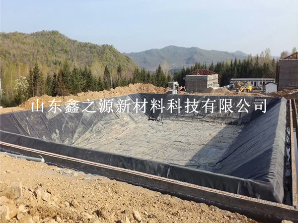 怎么的鋪設(shè)油田防滲膜可發(fā)揮其作用？