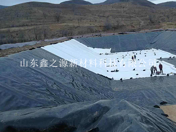 采用怎樣的技術(shù)讓蓄水池防滲膜鋪設(shè)順利進(jìn)行？